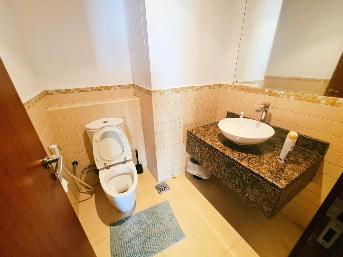 Хостел Bombay Backpackers Dxb (Adults Only) Дубай Екстер'єр фото