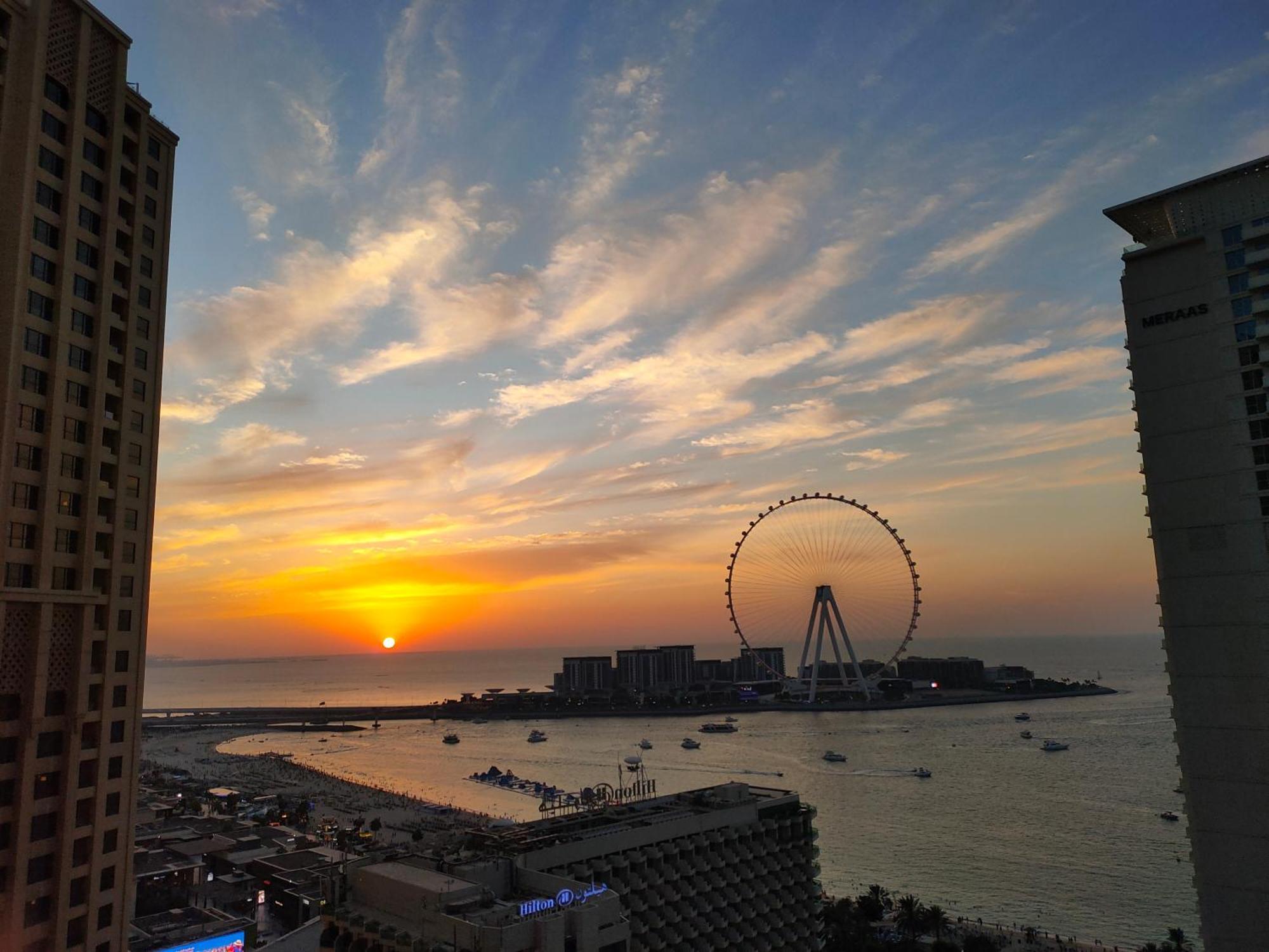 Хостел Bombay Backpackers Dxb (Adults Only) Дубай Екстер'єр фото