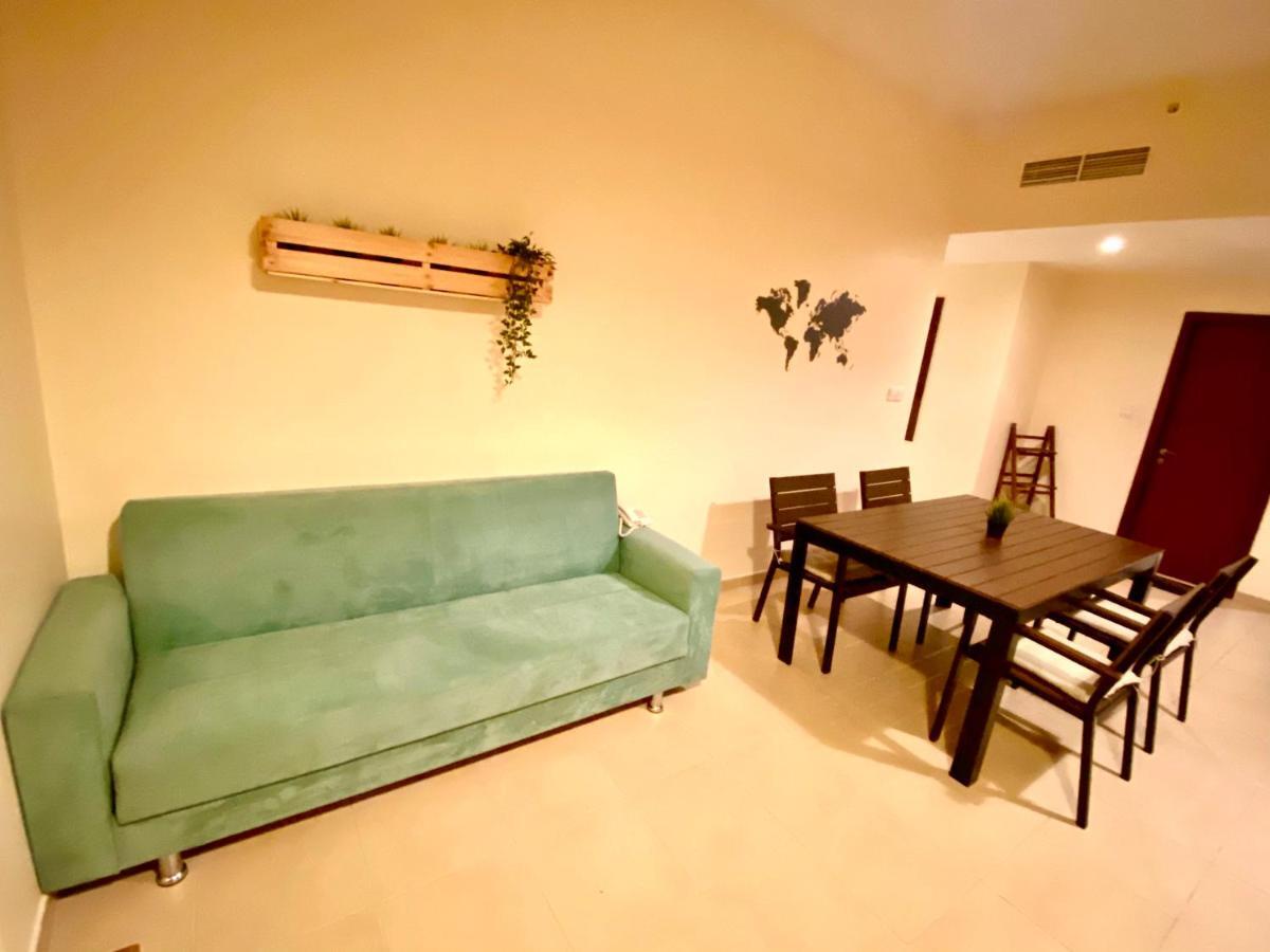 Хостел Bombay Backpackers Dxb (Adults Only) Дубай Екстер'єр фото